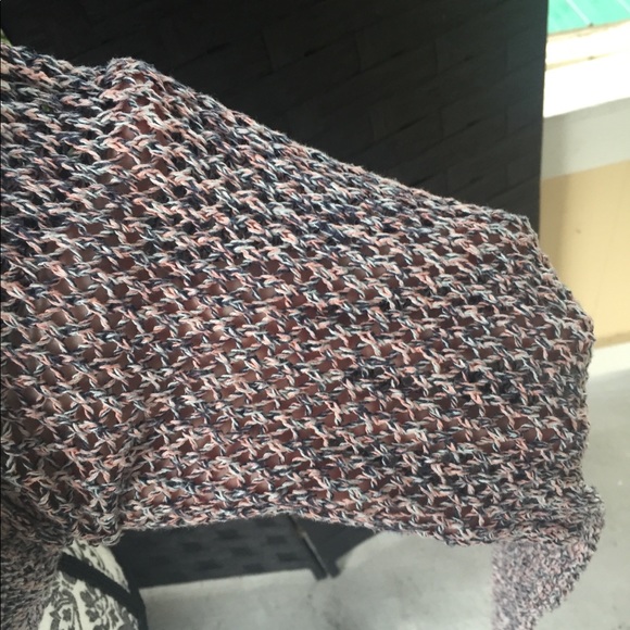 AE Hooded Sweater - Picture 3 of 6